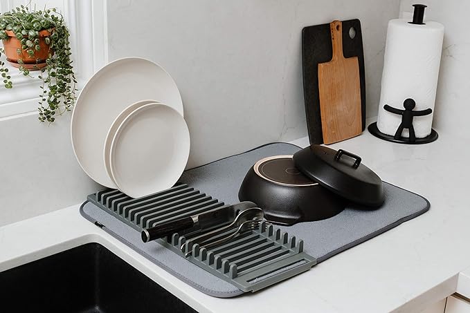 Dishes drying mat